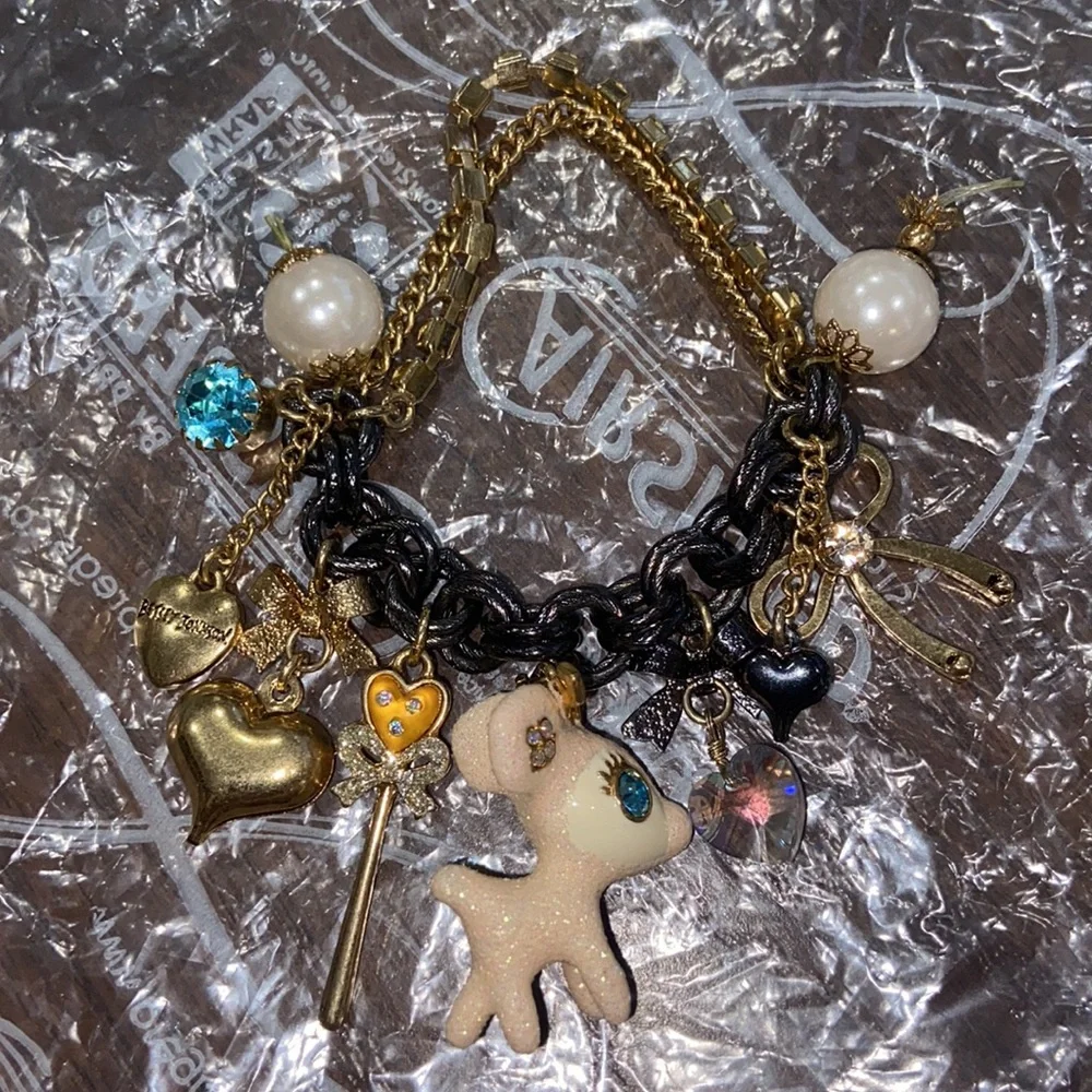 VINTAGE Girl’s Betsey Johnson Charm bracelet NEW